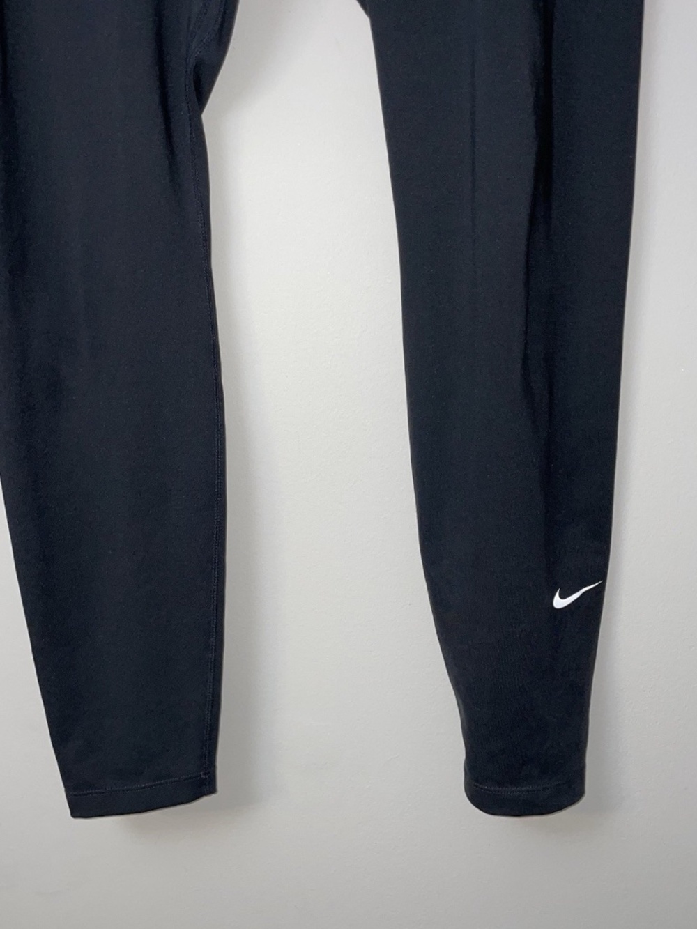 Nike Dri-FIT Womens Black High Waisted Athletic Leggings with Pockets Size XL - Picture 3 of 8